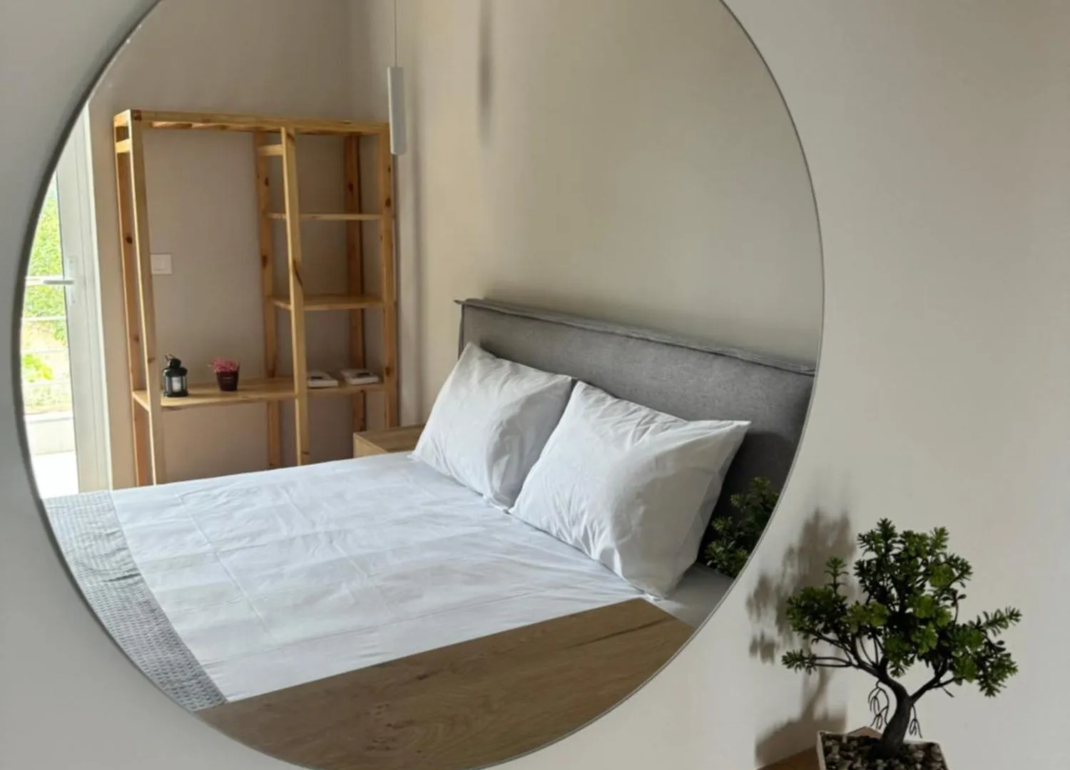 Ion Rooms Himarë Penzion