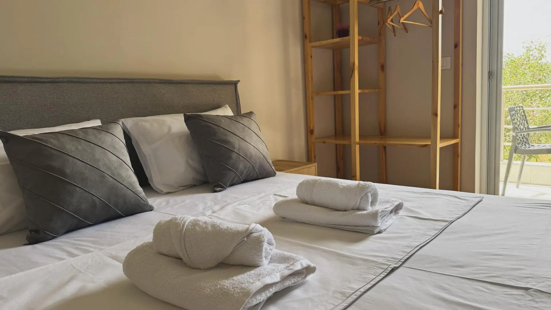 Pensión Ion Rooms Himarë