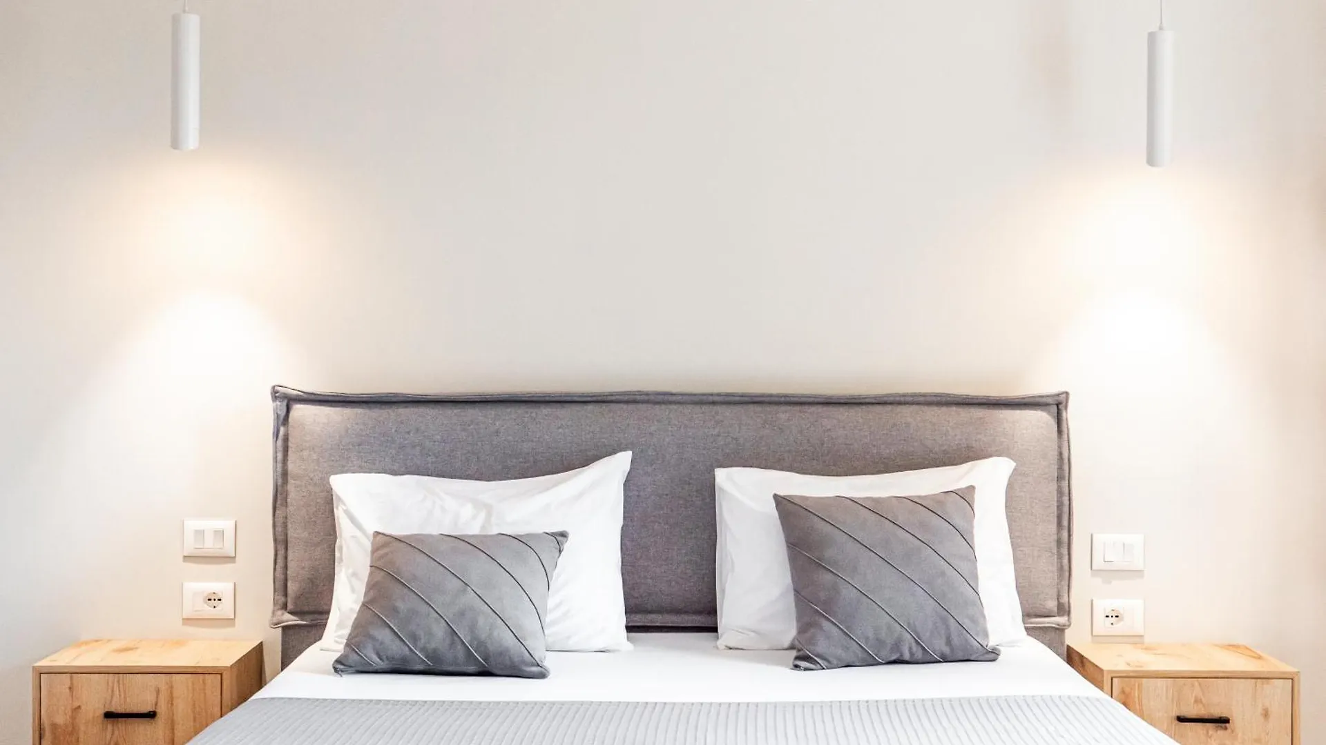 Ion Rooms Himarë Albánie