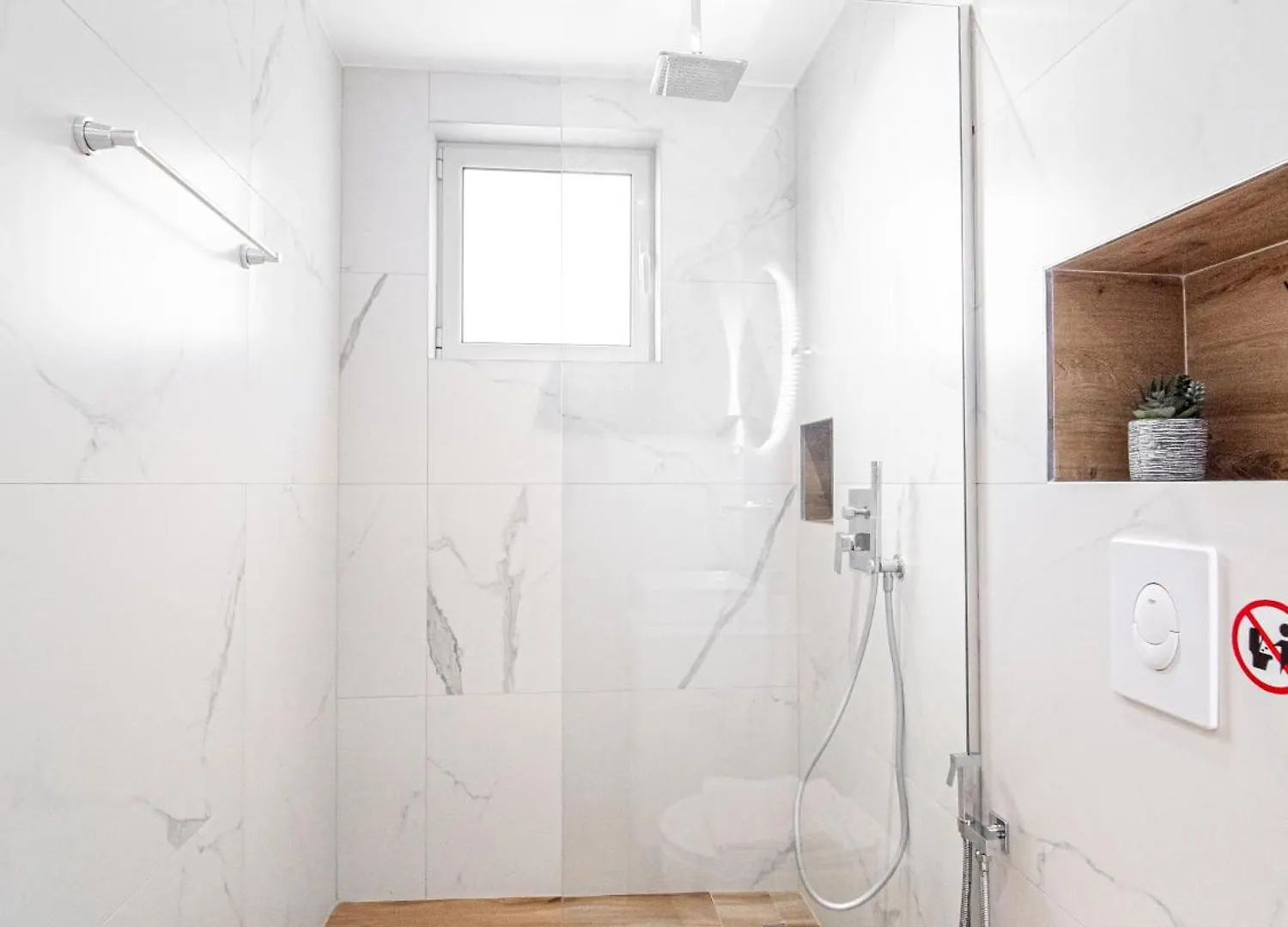 Ion Rooms Himarë 0*,  Albánie