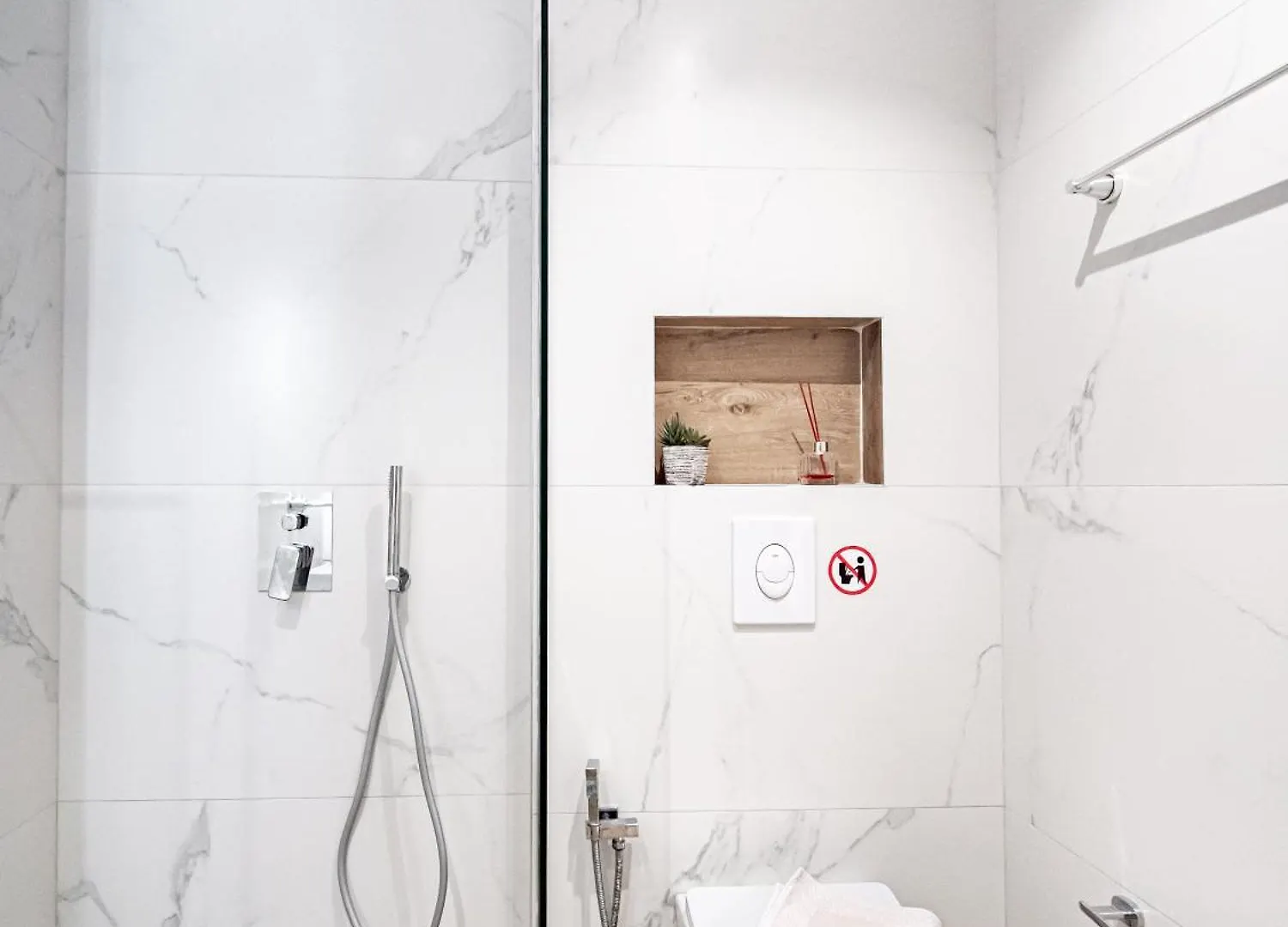 Ion Rooms Himarë Albánie