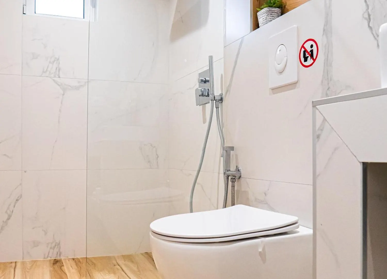 Penzion Ion Rooms Himarë