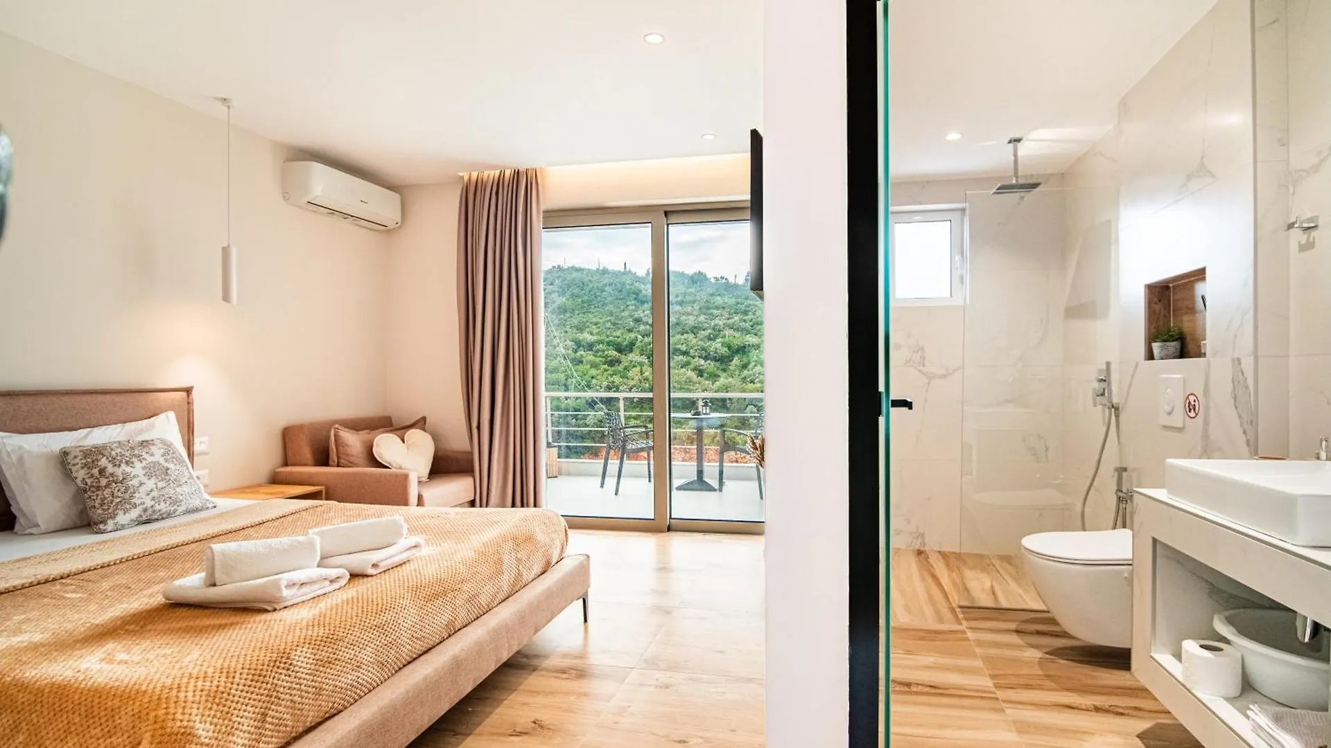 Pensión Ion Rooms Himarë